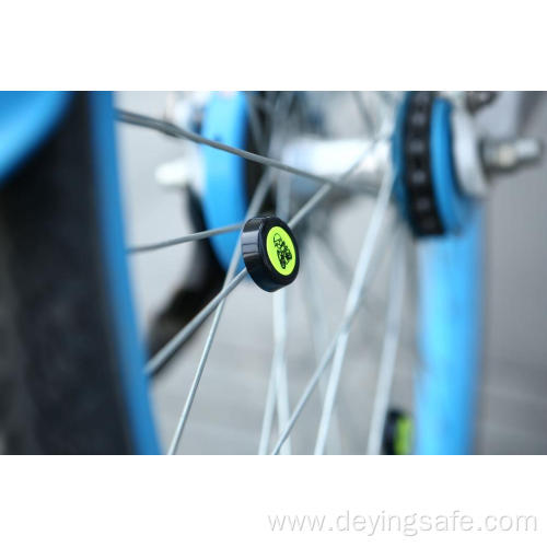 bicycle reflector with plastic material